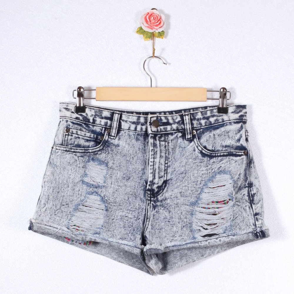 NWOT Baja Beauty Distressed Shorts, Denim 28